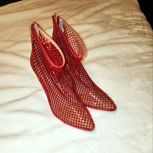 High Heel Shoes - Picture 1 of 4